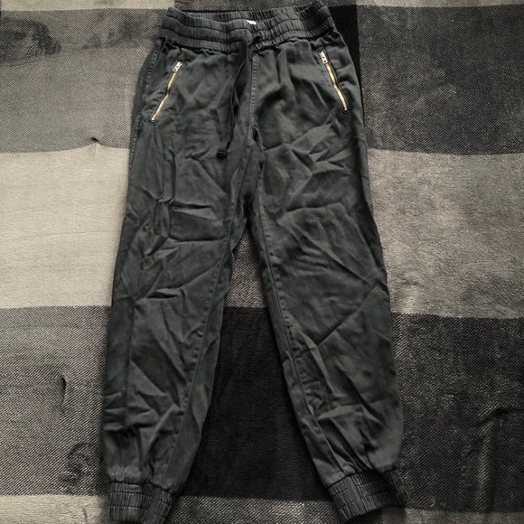 TNA Aritzia pants with gold zippers - Picture 2 of 4